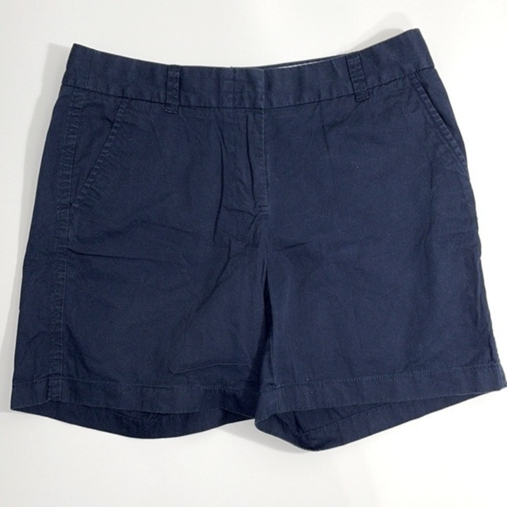 J Crew women’s Size‎ 6 Broken-in navy blue flat front cotton Chino shorts. EUC